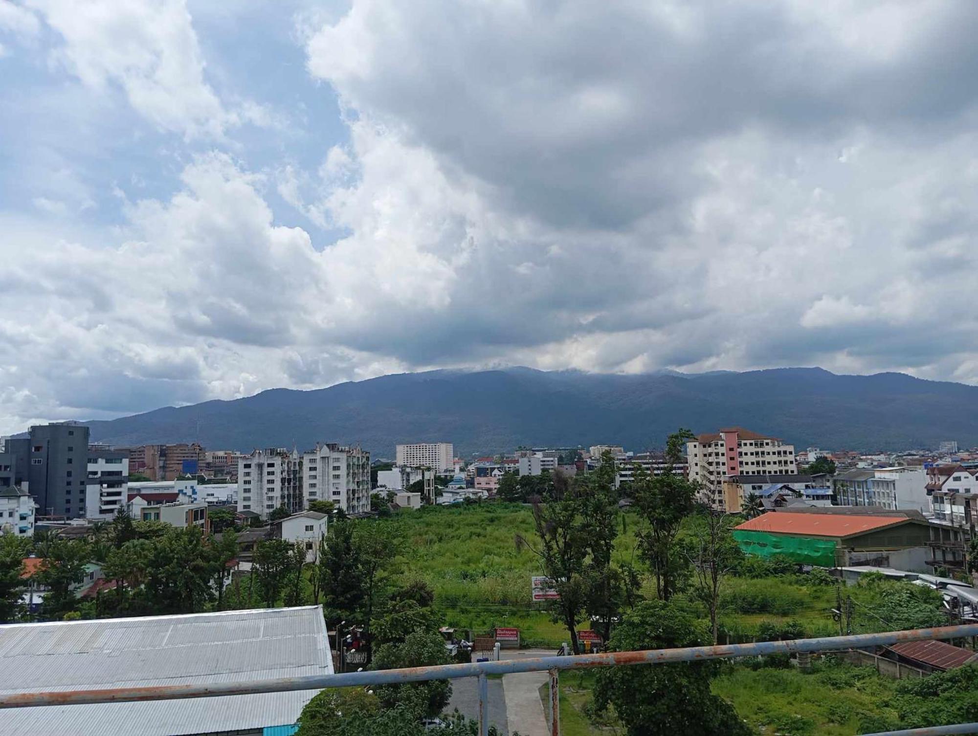 Lita Guesthouse Chiang Mai Ngoại thất bức ảnh