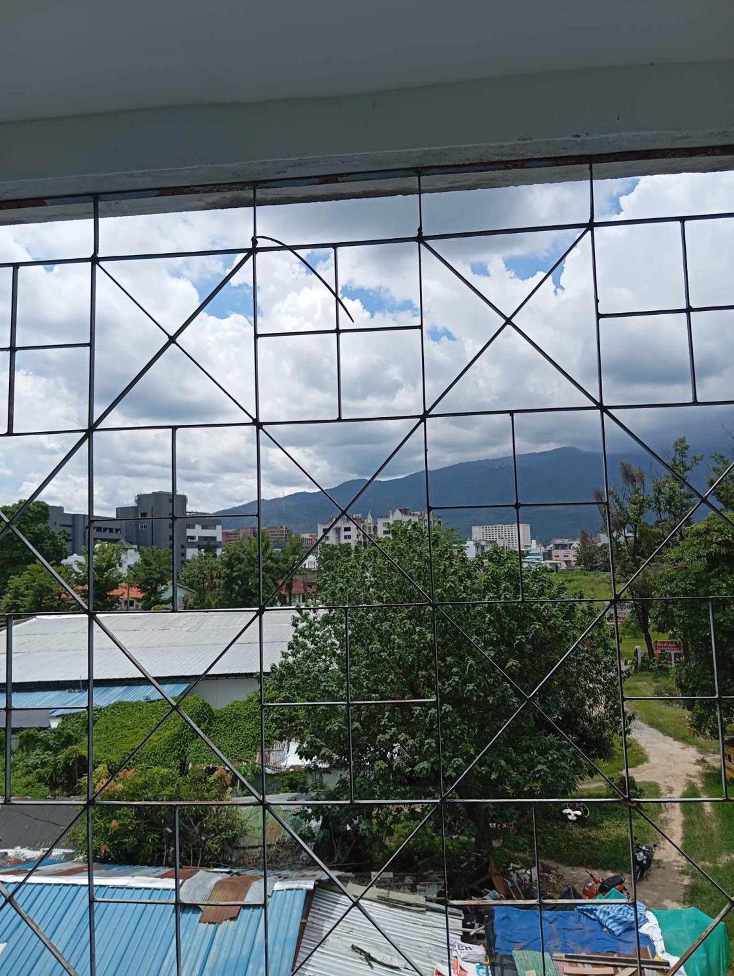 Lita Guesthouse Chiang Mai Ngoại thất bức ảnh